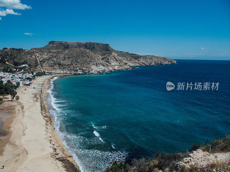 海滩位于“Cabo de Gata”，西班牙阿尔梅里亚的一个小镇。
